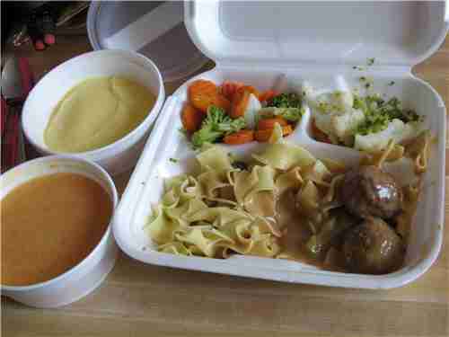 MOW 2 pasta, meatballs, vegetables, soup and dessert